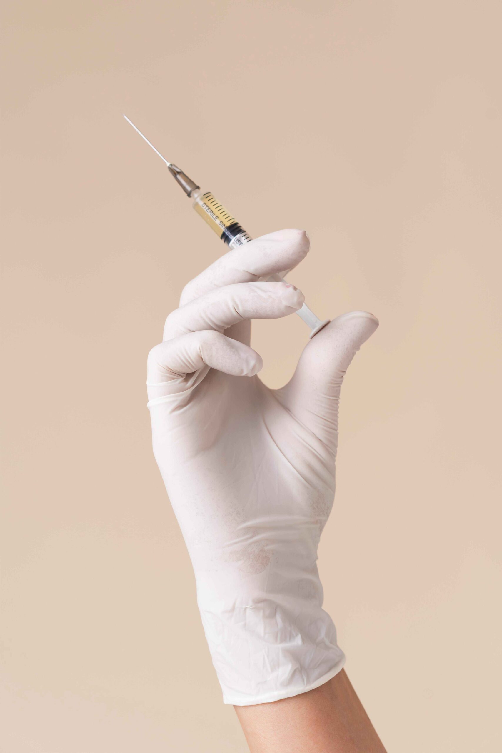 Botox ou  acide hyaluronique : deux mécanismes, deux indications